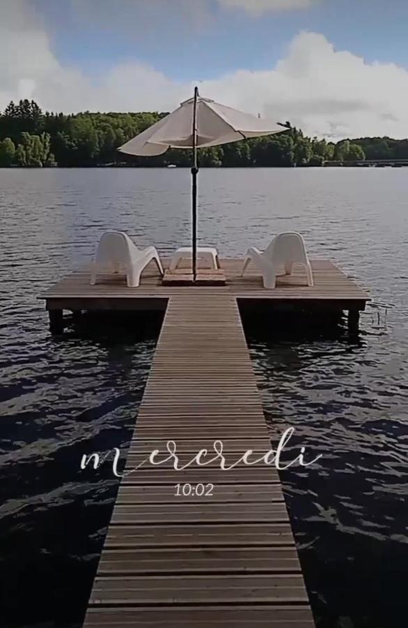 Ma Cabane Au Bord Du Lac Neuvic  Exterior foto