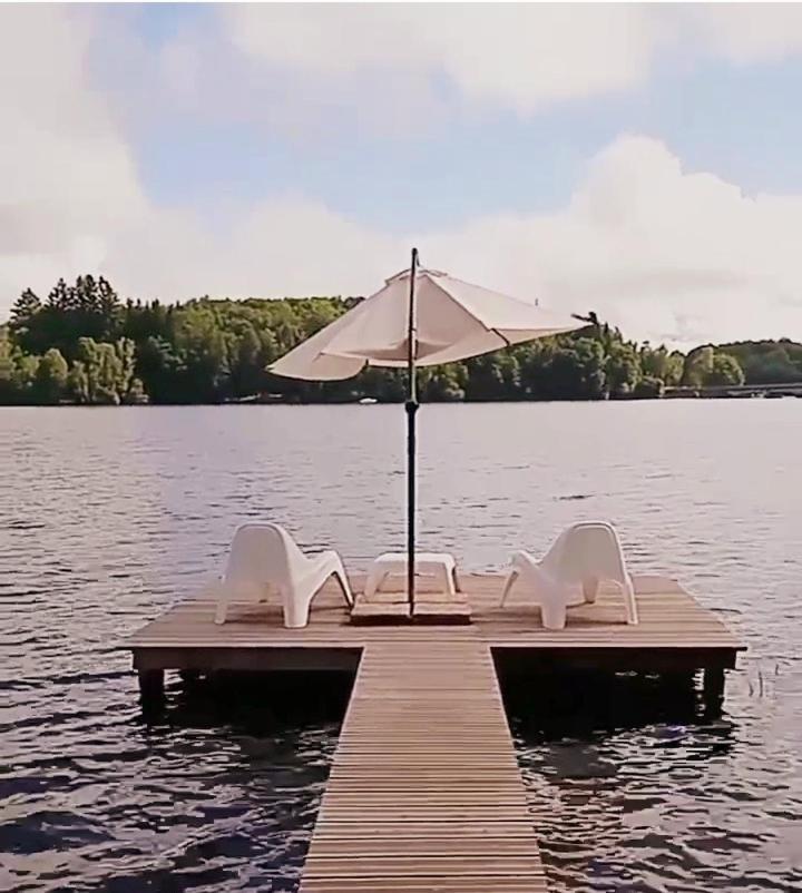 Ma Cabane Au Bord Du Lac Neuvic  Exterior foto