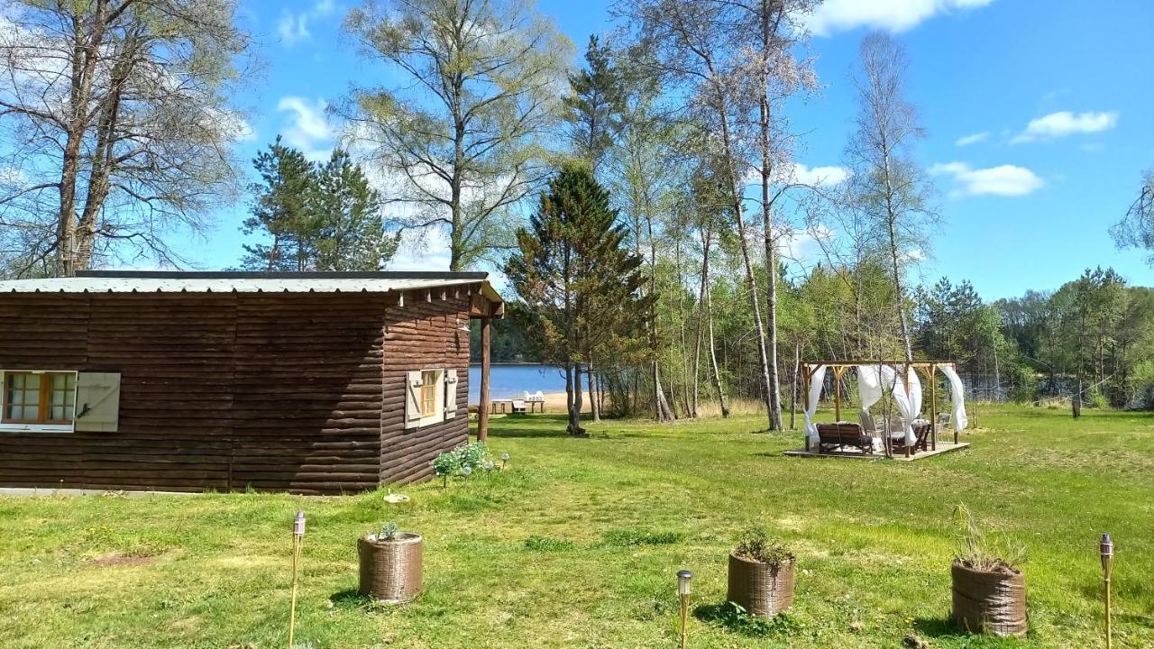 Ma Cabane Au Bord Du Lac Neuvic  Exterior foto
